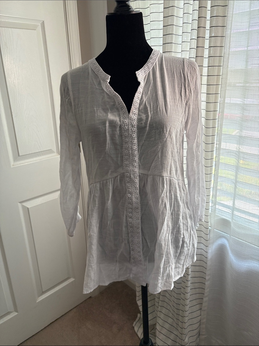 Counterparts White Lace-Trim Tunic Top